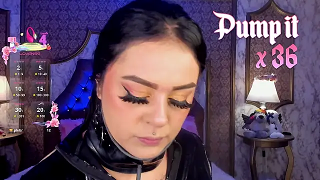 Snapshot of SoffiQueen chatting on 02.23.26 SoffiQueen online show from 02.23.26