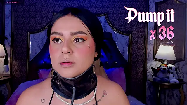 Snapshot of SoffiQueen chatting on 02.28.26 SoffiQueen online show from 02.28.26