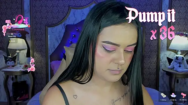 Snapshot of SoffiQueen chatting on 04.29.26 SoffiQueen online show from 04.29.26