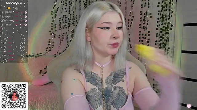 chillycharm online show from 01.13.25