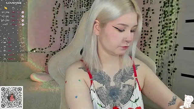 chillycharm online show from 02.10.25