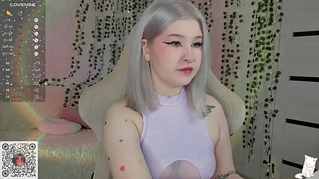 chillycharm online show from 02.11.25