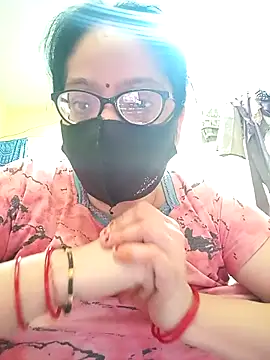 Snapshot of heenage chatting on 10.04.25 heenage online show from 10.04.25