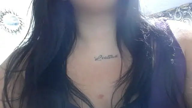 Snapshot of shopyymessyy chatting on 12.30.24 shopyymessyy online show from 12.30.24