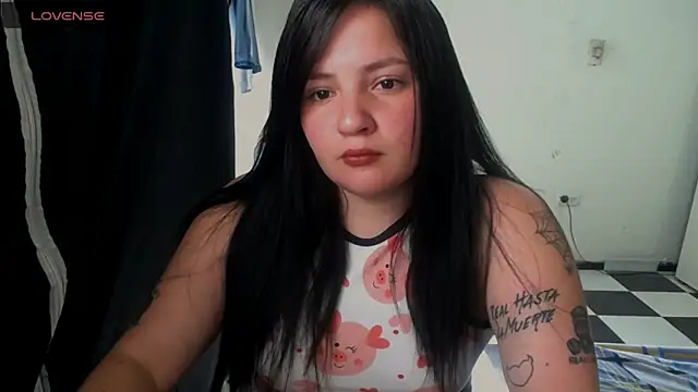 Snapshot of shopyymessyy chatting on 03.19.25 shopyymessyy online show from 03.19.25