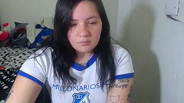 Snapshot of shopyymessyy chatting on 11.13.25 shopyymessyy online show from 11.13.25