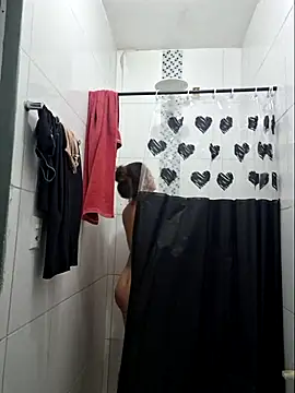 luuhcat09 online show from 11.17.25