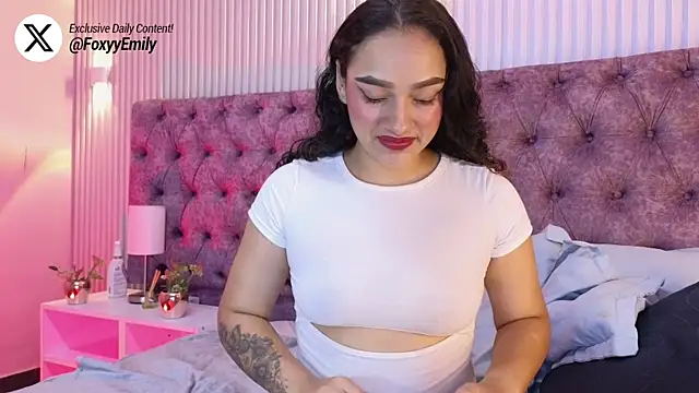 Snapshot of EMILYY_FOXY chatting on 02.16.26 EMILYY FOXY online show from 02.16.26