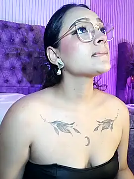 Snapshot of EMILYY_FOXY chatting on 03.01.26 EMILYY FOXY online show from 03.01.26