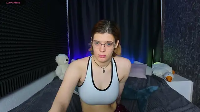 Snapshot of KIKI_Krash chatting on 02.04.25 KIKI Krash online show from 02.04.25