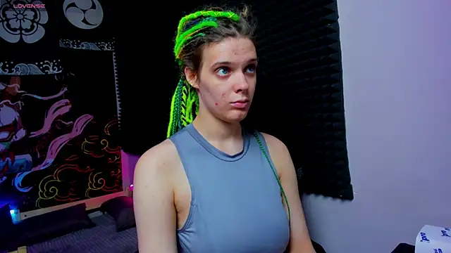 Snapshot of KIKI_Krash chatting on 10.12.25 KIKI Krash online show from 10.12.25