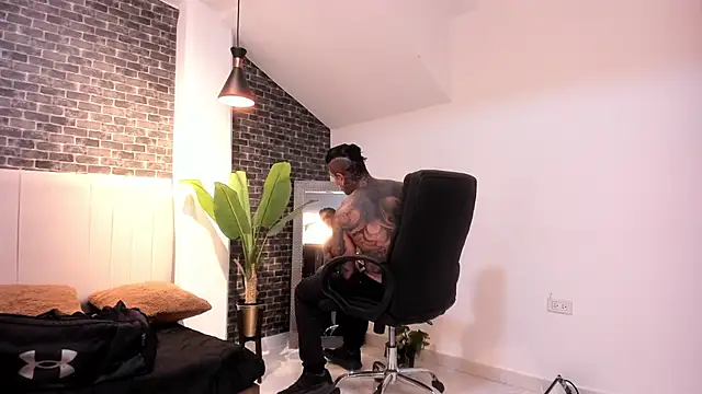 Dantesuarez28 online show from 12.15.25