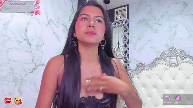 Snapshot of Emmy_Cute18 chatting on 01.13.25 Emmy Cute18 online show from 01.13.25