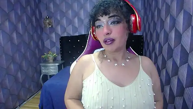 Snapshot of Sofiacowperx chatting on 01.22.25 Sofiacowperx online show from 01.22.25