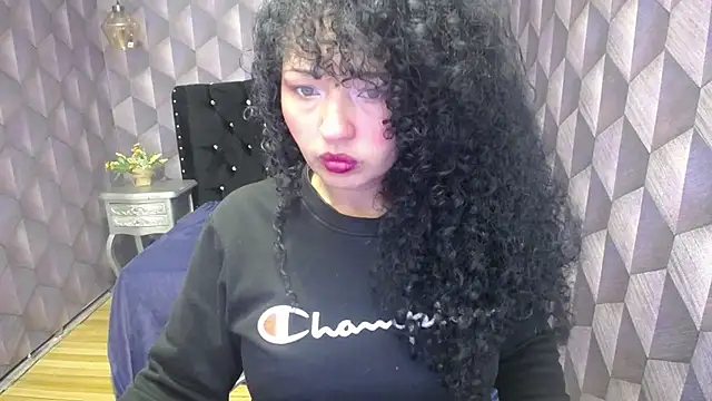 Snapshot of Sofiacowperx chatting on 01.25.25 Sofiacowperx online show from 01.25.25