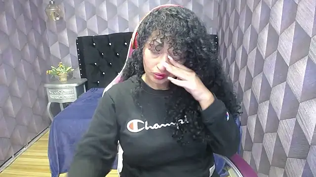 Snapshot of Sofiacowperx chatting on 01.25.25 Sofiacowperx online show from 01.25.25