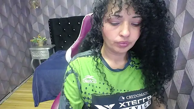 Snapshot of Sofiacowperx chatting on 01.25.25 Sofiacowperx online show from 01.25.25