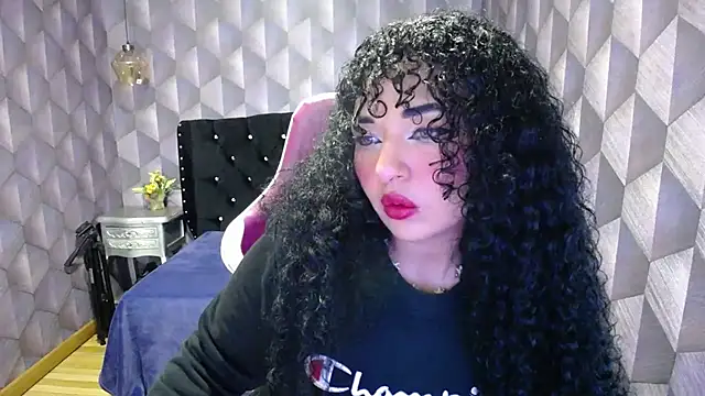 Snapshot of Sofiacowperx chatting on 02.11.25 Sofiacowperx online show from 02.11.25