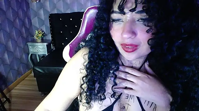 Snapshot of Sofiacowperx chatting on 02.24.25 Sofiacowperx online show from 02.24.25