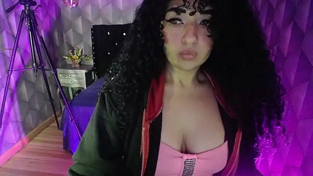 Snapshot of Sofiacowperx chatting on 02.26.25 Sofiacowperx online show from 02.26.25