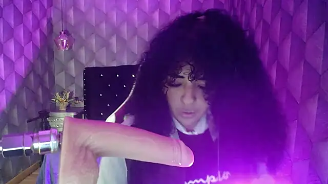 Snapshot of Sofiacowperx chatting on 02.28.25 Sofiacowperx online show from 02.28.25