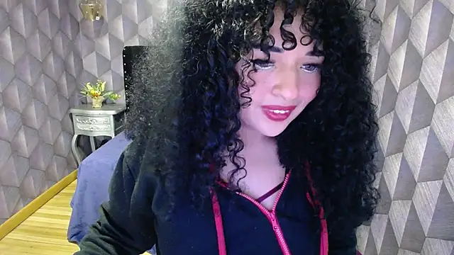 Snapshot of Sofiacowperx chatting on 03.02.25 Sofiacowperx online show from 03.02.25