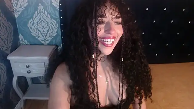Snapshot of Sofiacowperx chatting on 11.03.25 Sofiacowperx online show from 11.03.25