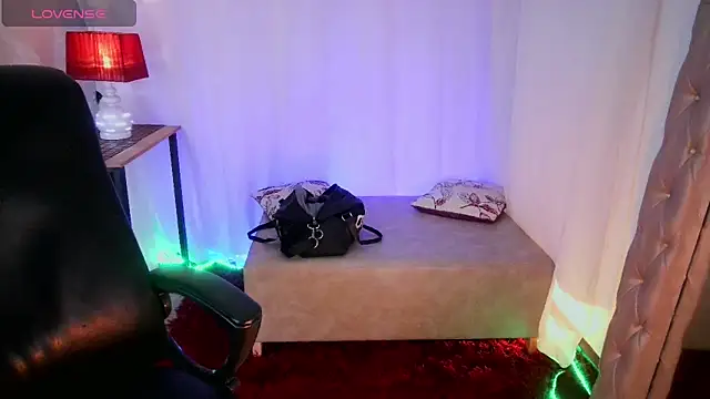 Snapshot of Jsneiidy_ATH chatting on 09.10.25 Jsneiidy ATH online show from 09.10.25