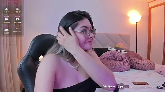 Snapshot of Lau_Bee chatting on 02.04.25 Lau Bee online show from 02.04.25