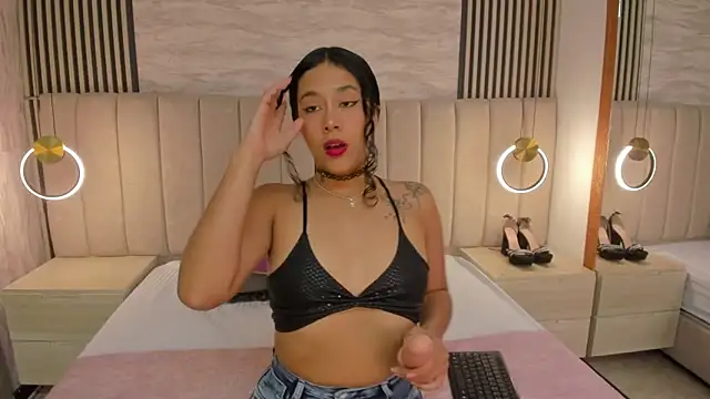 laura smith33 online show from 10.24.25