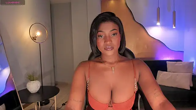 Snapshot of SavannahStorm chatting on 03.12.25 SavannahStorm online show from 03.12.25