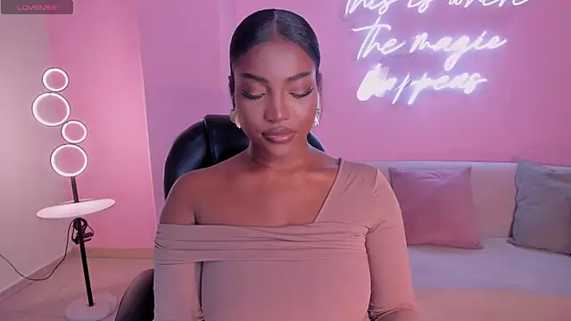 SavannahStorm online show from 04.19.26