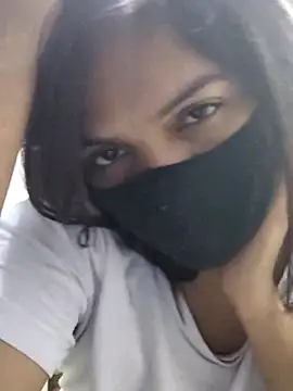 illay love online show from 11.17.25