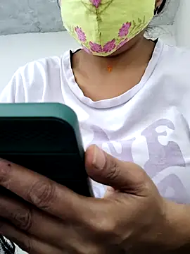 Snapshot of illay_love chatting on 04.27.26 illay love online show from 04.27.26