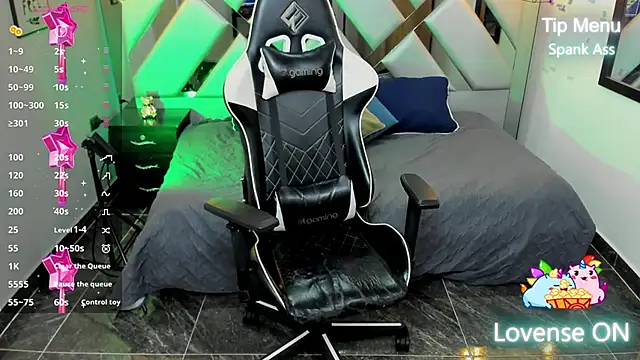 Nahomi-Hill online show from 02.02.25