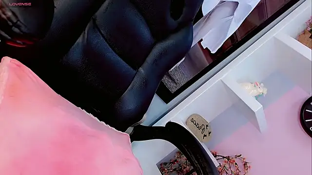 Sophia-Isabella online show from 03.07.25