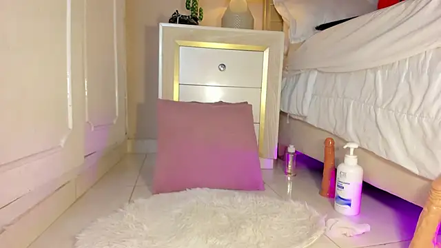 Snapshot of zoe_sky_ chatting on 02.15.25 zoe sky online show from 02.15.25