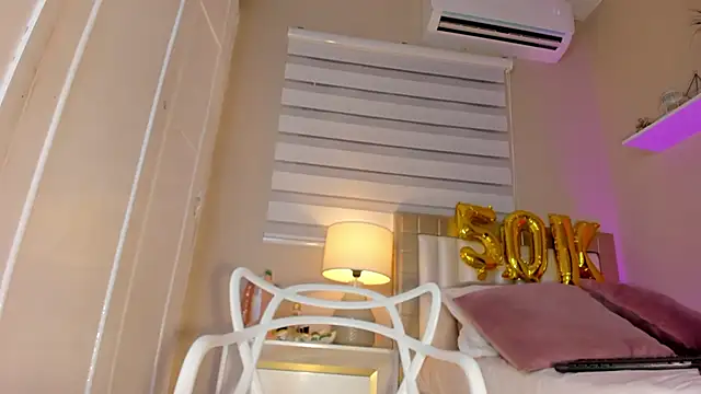 Snapshot of zoe_sky_ chatting on 03.15.25 zoe sky online show from 03.15.25