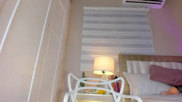 Snapshot of zoe_sky_ chatting on 03.20.25 zoe sky online show from 03.20.25