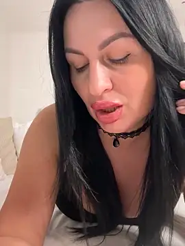 Snapshot of Helena7077 chatting on 11.05.25 Helena7077 online show from 11.05.25