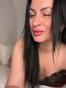 Snapshot of Helena7077 chatting on 05.17.26 Helena7077 online show from 05.17.26
