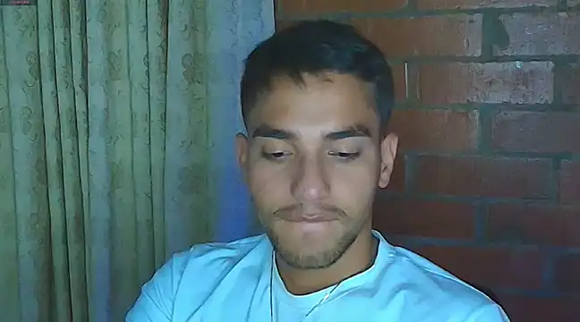 Snapshot of Leandro_valenzuela chatting on 02.05.25 Leandro valenzuela online show from 02.05.25