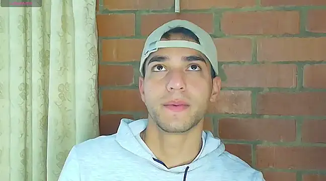 Snapshot of Leandro_valenzuela chatting on 02.20.25 Leandro valenzuela online show from 02.20.25