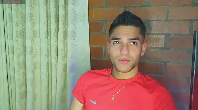 Snapshot of Leandro_valenzuela chatting on 02.20.25 Leandro valenzuela online show from 02.20.25