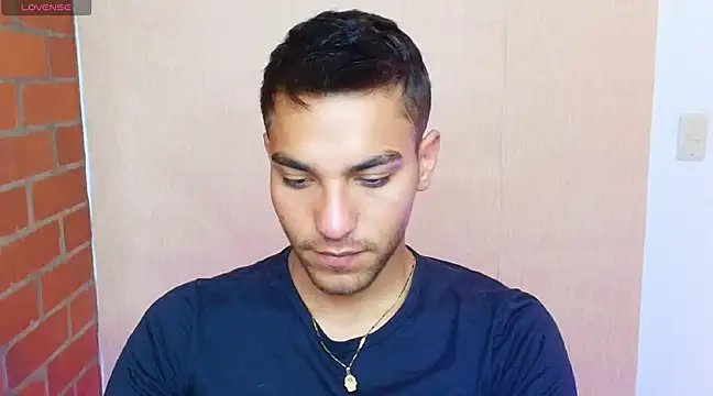 Snapshot of Leandro_valenzuela chatting on 02.28.25 Leandro valenzuela online show from 02.28.25