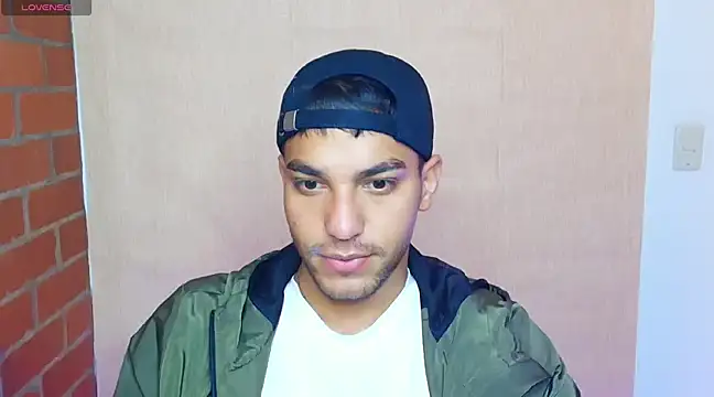 Snapshot of Leandro_valenzuela chatting on 03.03.25 Leandro valenzuela online show from 03.03.25