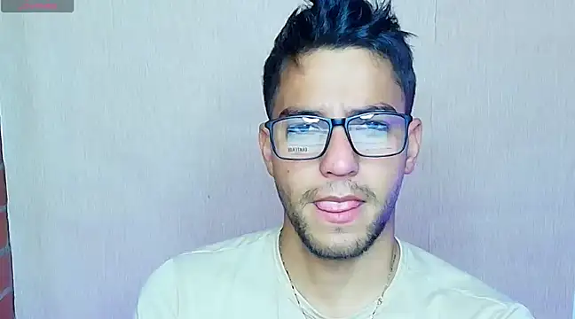 Snapshot of Leandro_valenzuela chatting on 03.04.25 Leandro valenzuela online show from 03.04.25