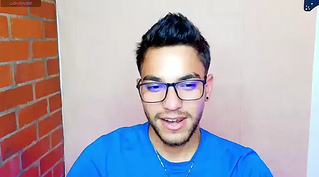 Snapshot of Leandro_valenzuela chatting on 03.12.25 Leandro valenzuela online show from 03.12.25