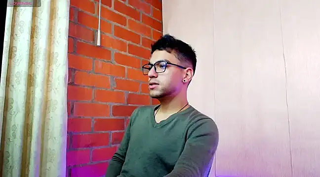 Snapshot of Leandro_valenzuela chatting on 03.13.25 Leandro valenzuela online show from 03.13.25