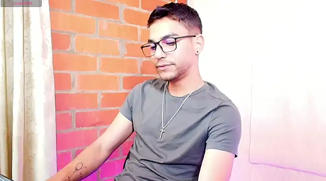 Snapshot of Leandro_valenzuela chatting on 03.15.25 Leandro valenzuela online show from 03.15.25